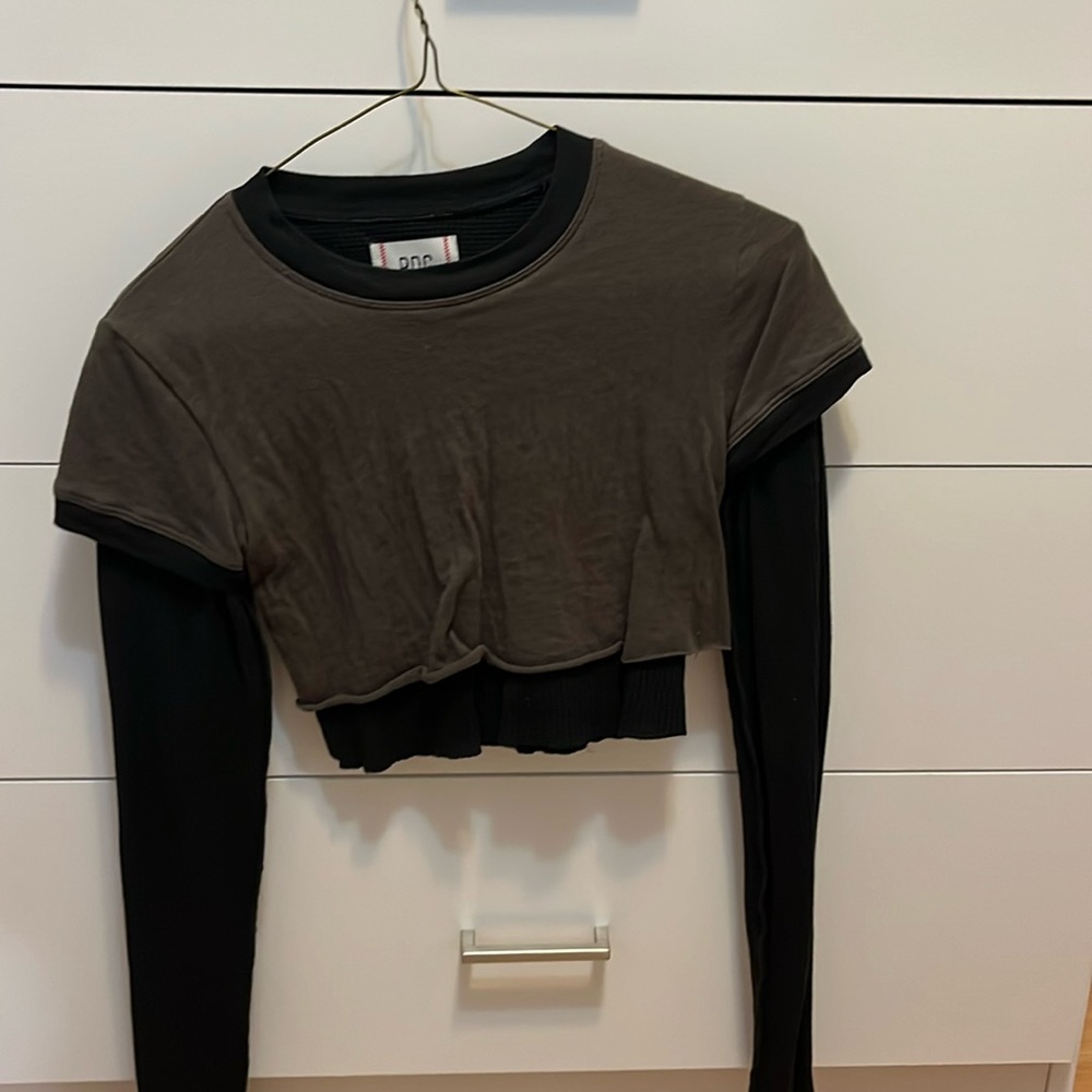 long sleeve crop top